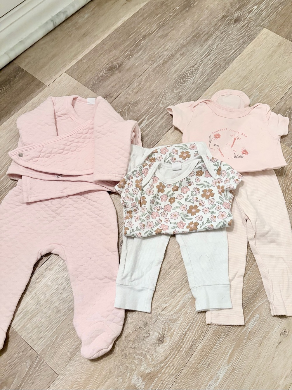 Soft Pink Quilted Footie & Floral Bodysuit Matching Set - 3-6m girl